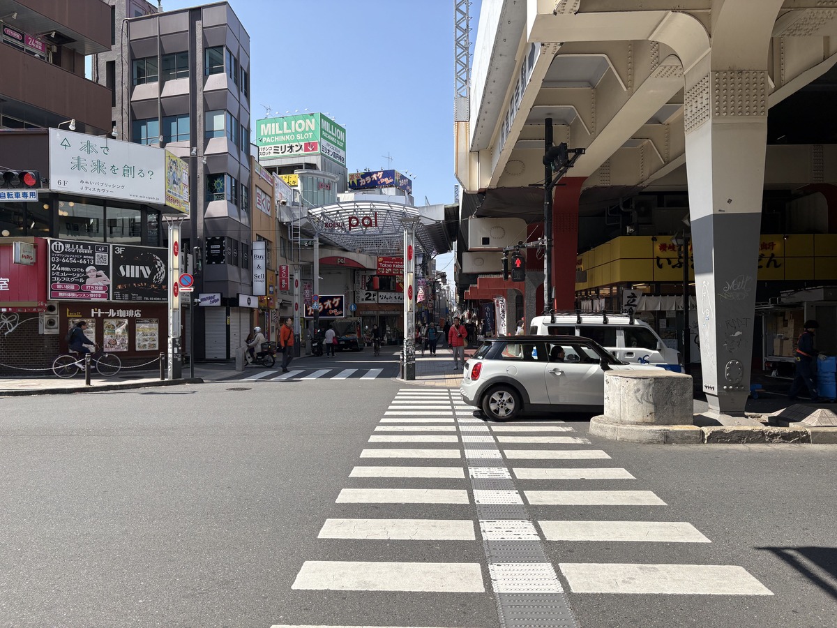 高円寺パル商店街の入り口