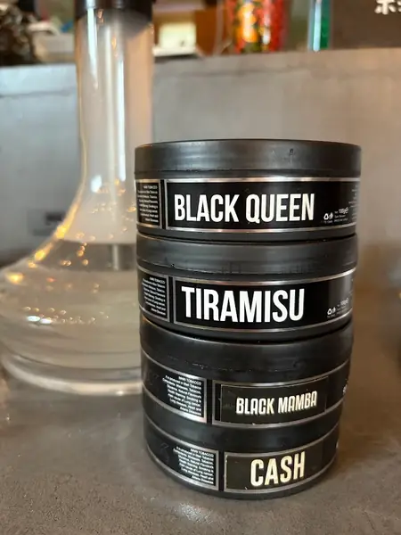 ダークリーフの缶